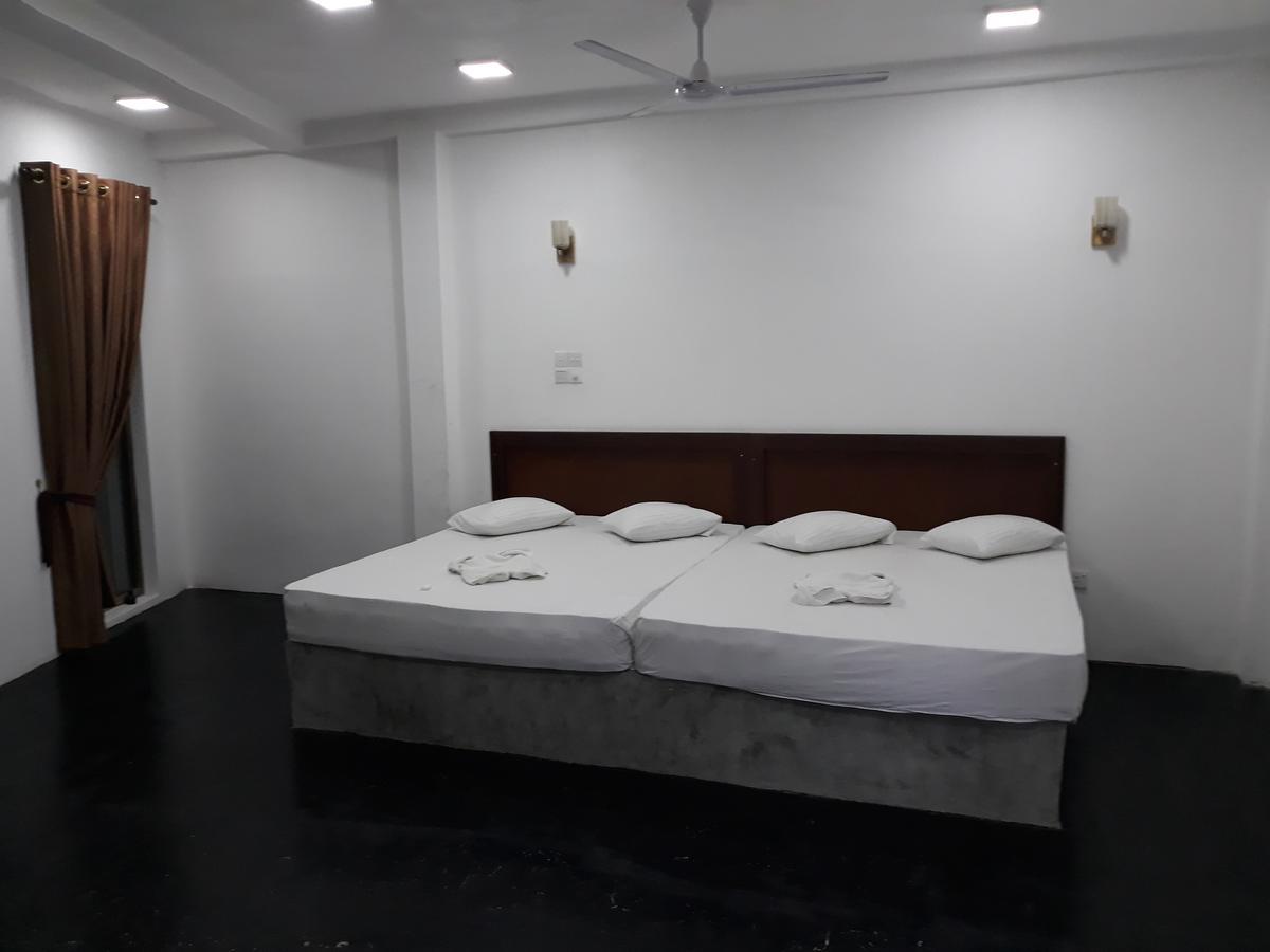 The Kingston Hotel キリバスゴダ エクステリア 写真