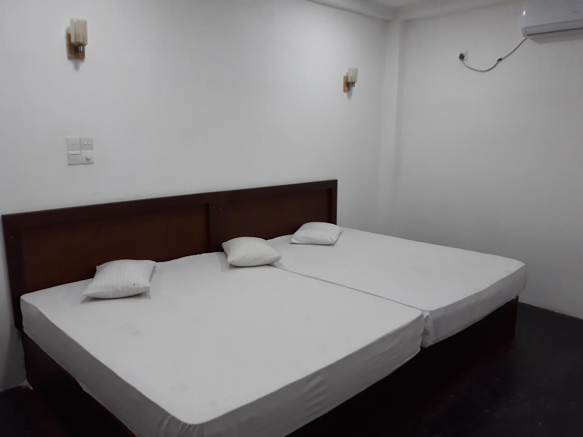 The Kingston Hotel キリバスゴダ エクステリア 写真